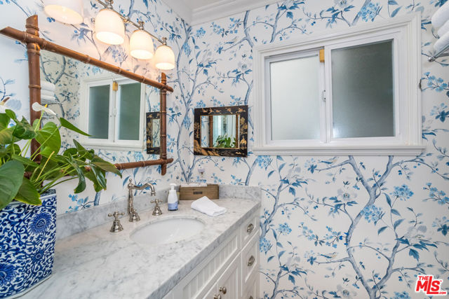 31658 Broad Beach Road, Malibu CA: https://media.crmls.org/mediaz/14ffda6b-29f9-4cad-bd6f-ad045d76515d.jpg