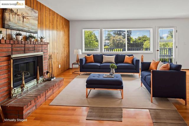 3312 Wisconsin St, Oakland CA: https://media.crmls.org/mediaz/15002671-a9f5-4950-ba69-0118016d12a8.jpg