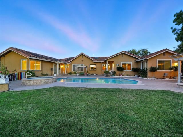 3097 High Meadow Ln, San Jose CA: https://media.crmls.org/mediaz/15004d12-5d3e-4e25-a370-c620d690a9b4.jpg