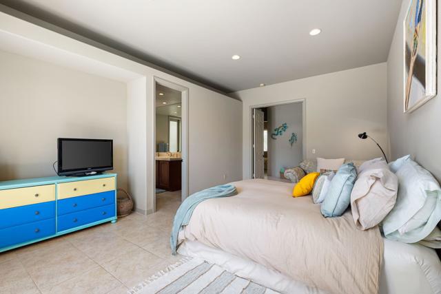 54385 Avenida Madero, La Quinta CA: https://media.crmls.org/mediaz/1500b307-25e0-4292-9ab4-e59dca9a10ff.jpg