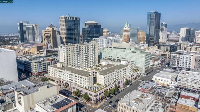 988 Franklin St, Oakland CA: https://media.crmls.org/mediaz/1500e4b8-0288-435d-9bd7-dae62bcdb8d0.jpg