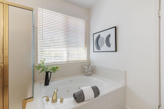 18898 Bellgrove Circle, Saratoga CA: https://media.crmls.org/mediaz/150112ad-634e-40af-8750-afcec9155d2f.jpg