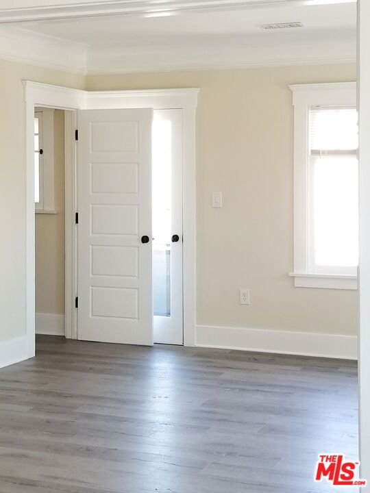 3166 San Marino Street, Los Angeles CA: https://media.crmls.org/mediaz/15018510-9250-4ff9-b8fa-9bda59cf2878.jpg