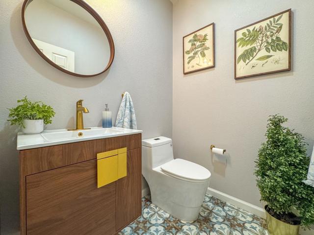 343 Williams Way, Hayward CA: https://media.crmls.org/mediaz/1501bc82-50a6-4eb3-bb8c-23a739ef3890.jpg