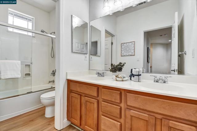 1033 LANTERN BAY, Hercules CA: https://media.crmls.org/mediaz/15023fe0-0646-4a3f-b20f-6e5099cfdf0a.jpg