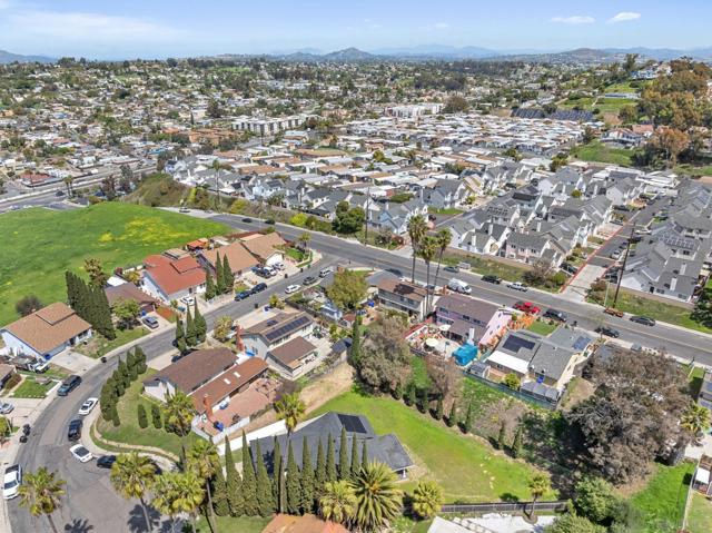 6065 Nancita Ct, San Diego CA: https://media.crmls.org/mediaz/1502bfb4-b889-4472-83b1-0a920d412438.jpg