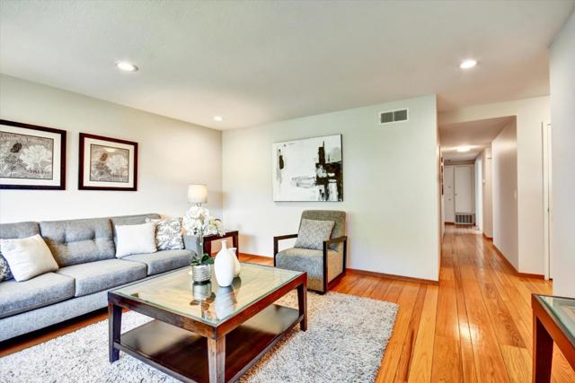 448 Kings Court, Campbell CA: https://media.crmls.org/mediaz/1502ccfb-446c-4eb4-bba7-7de97400659e.jpg