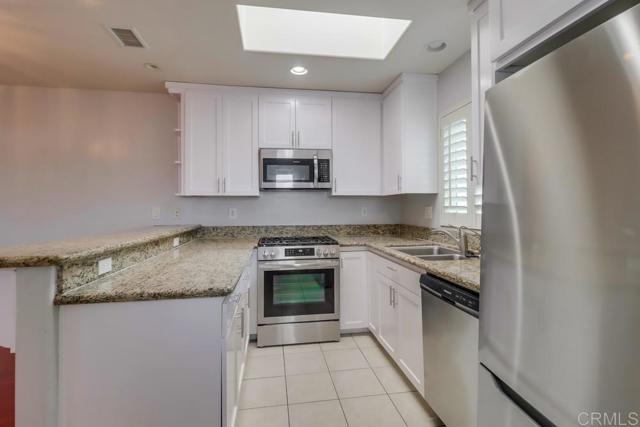 2167 Grand Avenue, San Diego CA: https://media.crmls.org/mediaz/15046933-2eb1-4259-9d7e-1751919019d3.jpg
