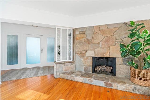 2602 N Louise, Santa Ana CA: https://media.crmls.org/mediaz/15046d38-9091-44e5-aade-893a392ddb18.jpg