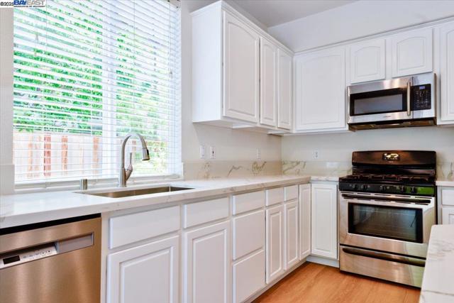 5615 Applegate Way, Dublin CA: https://media.crmls.org/mediaz/1504a6df-a7be-443f-9644-a66912b6ffc6.jpg