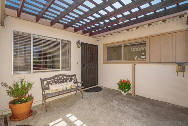 5393 Mary Fellows Avenue, La Mesa CA: https://media.crmls.org/mediaz/1504ac0d-141c-44e4-8ee5-106ce41760e5.jpg