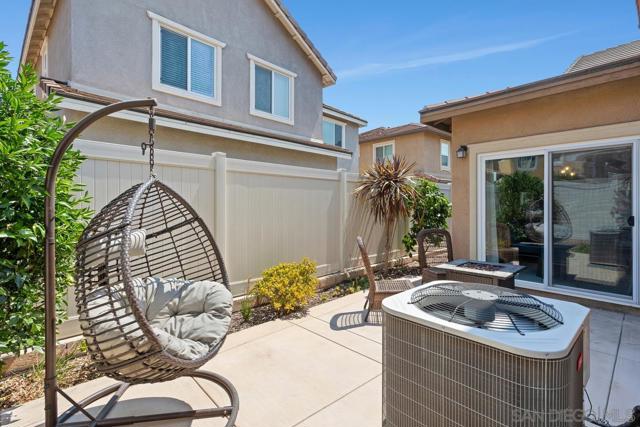 259 Oberlander Way, Fallbrook CA: https://media.crmls.org/mediaz/1504cb74-0b53-47cf-8dd6-679dd0d04419.jpg