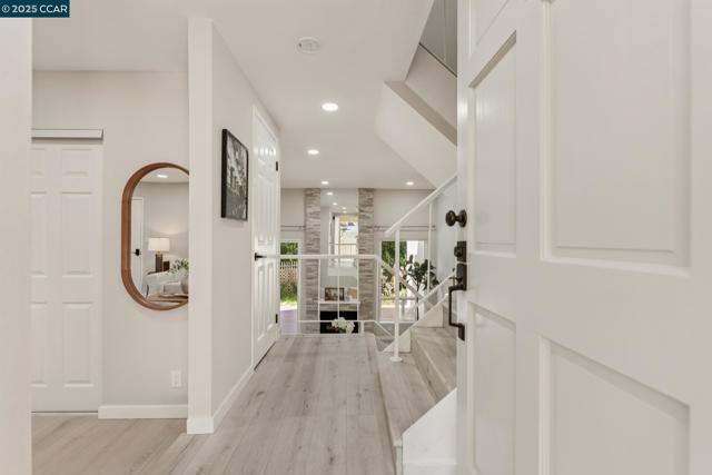332 Kinross Dr, Walnut Creek CA: https://media.crmls.org/mediaz/1505354d-d027-4ad3-8a7b-473c9e96fef1.jpg