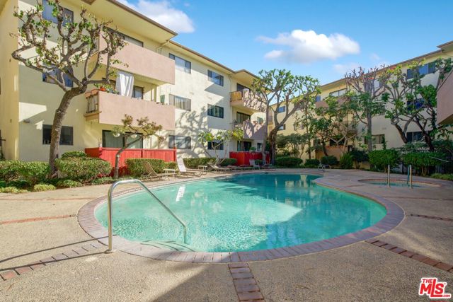 5000 S Centinela Avenue, Los Angeles CA: https://media.crmls.org/mediaz/1505927f-bf58-4ce3-b61d-bc5dba92d804.jpg