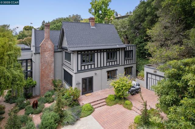 91 Tunnel Rd, Berkeley CA: https://media.crmls.org/mediaz/1505c532-5db7-43c4-9418-aceb3bf41eba.jpg