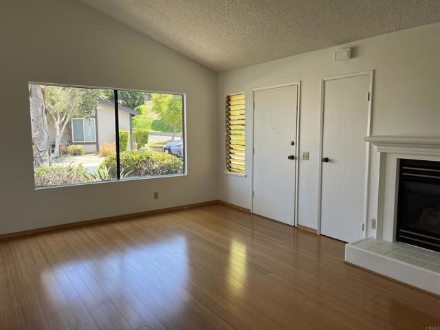 1404 Lombard Street, Vista CA: https://media.crmls.org/mediaz/1505f37e-6ff4-41c9-8add-651b5b56698a.jpg