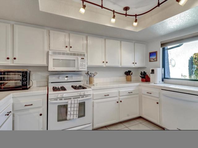 171 Winterhaven Circle, Palm Desert CA: https://media.crmls.org/mediaz/15062a5d-20ed-4443-b889-057234d633b3.jpg