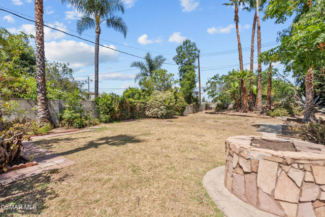 3167 Waco Avenue, Simi Valley CA: https://media.crmls.org/mediaz/15064c95-499c-4323-8185-8de454533817.jpg