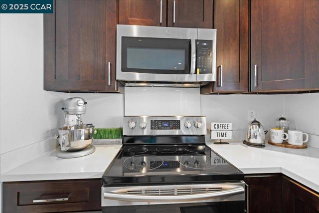1237 Pine Creek Way, Concord CA: https://media.crmls.org/mediaz/15066469-459c-4915-9430-15e8f99e6fdf.jpg
