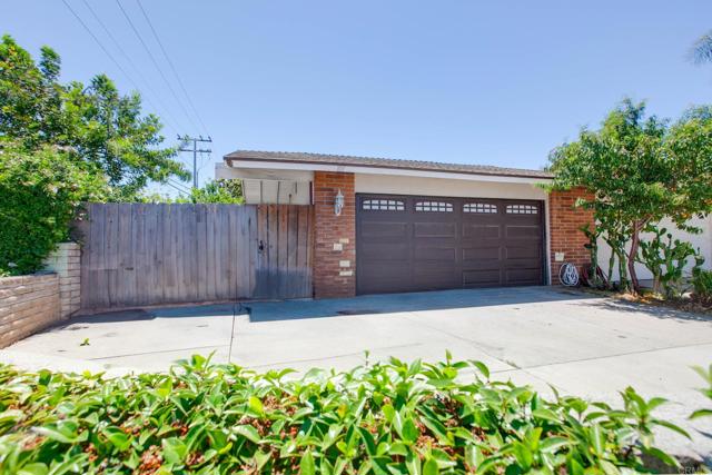 101 CHRISTEN Way, San Marcos CA: https://media.crmls.org/mediaz/15067566-3eec-416c-9df8-c541733cb2a6.jpg