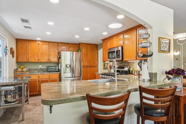 52165 Avenida Cortez, La Quinta CA: https://media.crmls.org/mediaz/15067622-f4c4-4f4b-a091-29bf9e1b4ebb.jpg