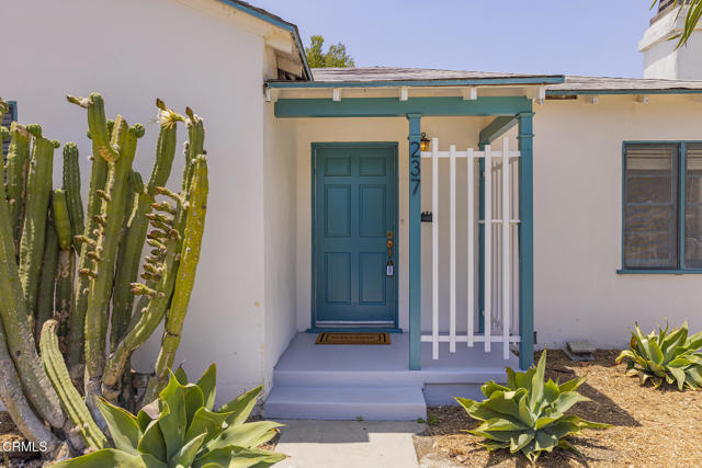 237 N Katherine Drive, Ventura CA: https://media.crmls.org/mediaz/1506adbb-8ab6-4328-bf87-c435c1f3cc80.jpg