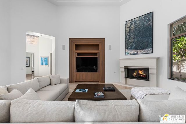 27 Ambassador Circle, Rancho Mirage CA: https://media.crmls.org/mediaz/1506c9fa-9616-4919-a0f1-5c170e0662a9.jpg