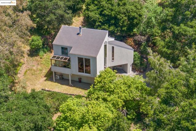 6766 Armour Dr, Oakland CA: https://media.crmls.org/mediaz/1506fc53-8f4f-4e51-9eef-95da69fa25ad.jpg