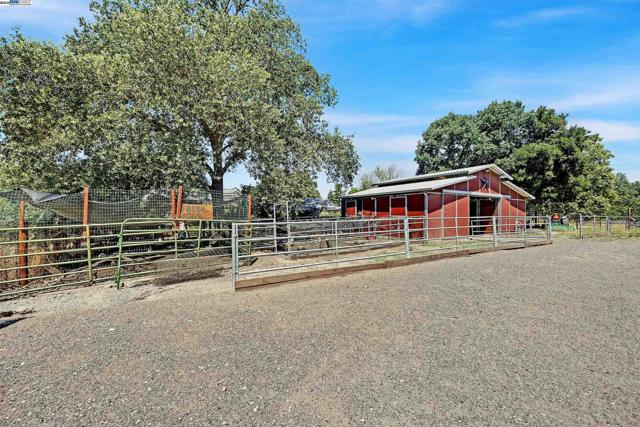 6745 Alisal St, Pleasanton CA: https://media.crmls.org/mediaz/15077f84-55f8-483a-81ec-79b550dfb951.jpg