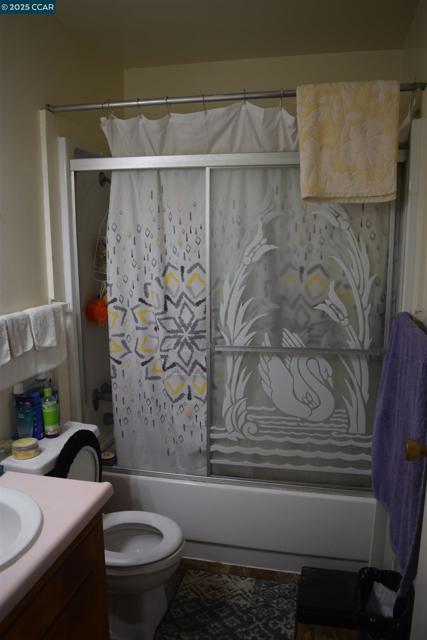 2518 Manchester Ave, San Pablo CA: https://media.crmls.org/mediaz/1507af50-f27a-41d4-bce0-2bc2bb0f35e1.jpg