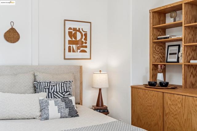 350 Henry St, Oakland CA: https://media.crmls.org/mediaz/1508626b-a0aa-415b-8033-175f74ba6ad6.jpg