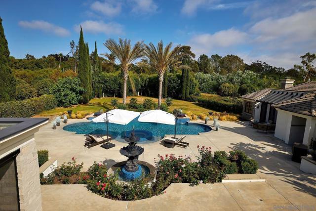18092 Lago Vista, Rancho Santa Fe CA: https://media.crmls.org/mediaz/1508872a-93be-4f4e-a23e-ff20b205a002.jpg