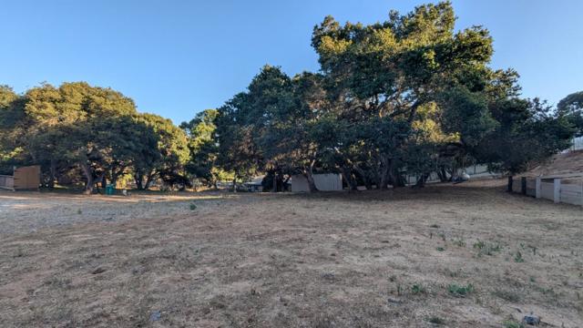 1148 Via Del Sol Road, Salinas CA: https://media.crmls.org/mediaz/1508f4ba-f133-4e0f-8f2e-cc4613146a5d.jpg