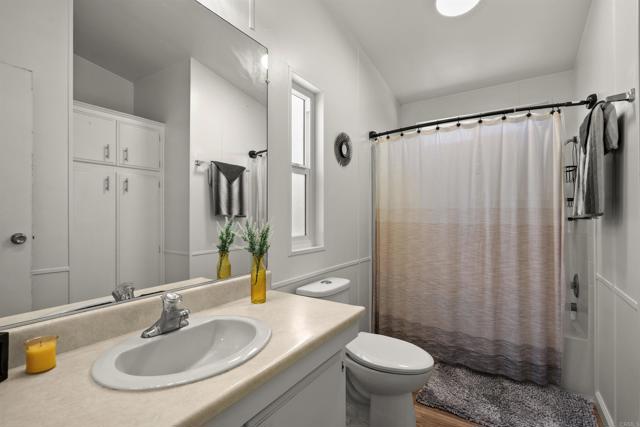 8620 Atlas View Drive, Santee CA: https://media.crmls.org/mediaz/150957e5-a171-4fb0-be56-d6a94679a344.jpg