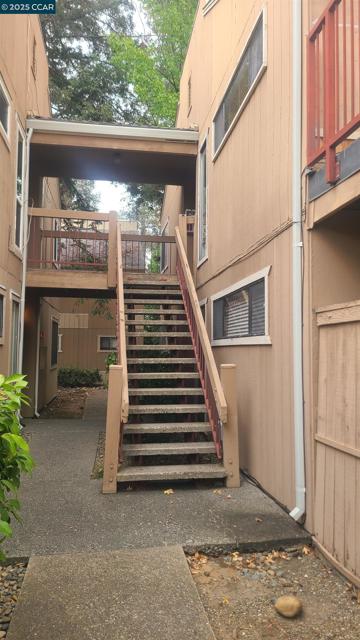 7977 Arcade Lake Ln, Citrus Heights CA: https://media.crmls.org/mediaz/15098820-6e59-4c4a-82aa-b69d87a56a5d.jpg