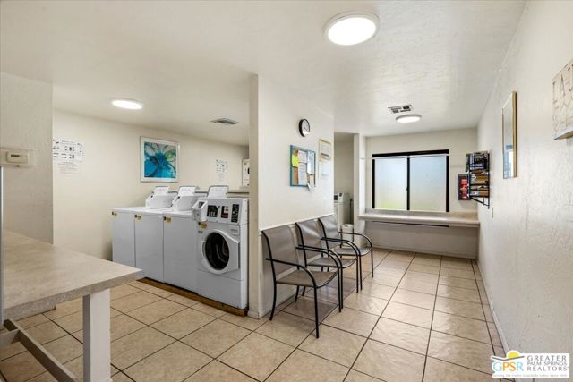 1050 E Ramon Road #15, Palm Springs, CA 92264