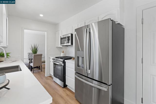 197 Hazel Dr, Pleasant Hill CA: https://media.crmls.org/mediaz/150a07f4-9045-4e59-9eb1-47127479bb49.jpg