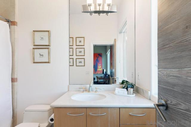 6617 Muirlands Dr, La Jolla CA: https://media.crmls.org/mediaz/150a5c56-8025-4ea6-b9c1-e095650c195b.jpg