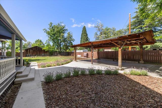 223 N Oregon Street, Yreka CA: https://media.crmls.org/mediaz/150ada42-1e19-4a9e-a207-29ae3a5ae2fa.jpg