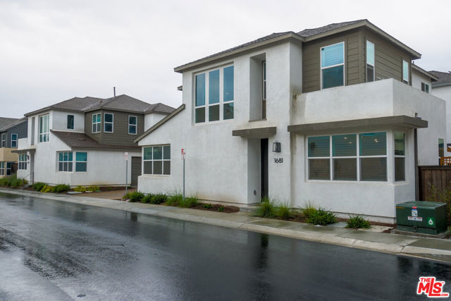 1681 Whitmore Loop, Chula Vista CA: https://media.crmls.org/mediaz/150ae5ef-6104-4a17-be7c-b7cd8841629b.jpg