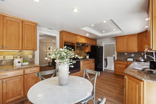 2632 Campeche Ct, San Ramon CA: https://media.crmls.org/mediaz/150b4986-62f8-4698-bdf5-3bd56cc1be8d.jpg