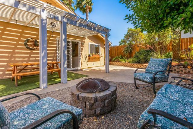 17162 Poblado Ct, San Diego CA: https://media.crmls.org/mediaz/150b78db-3245-48fc-b1ee-9f01f087bffc.jpg