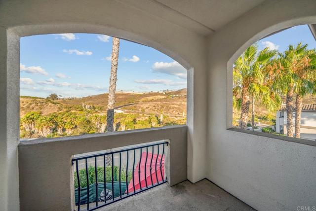 2707 Lake Pointe DR, Spring Valley CA: https://media.crmls.org/mediaz/150c6b32-d9dc-4977-8b67-0734c8b9b113.jpg