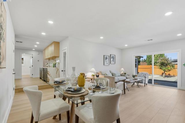 32252 Coronation dr, Union City CA: https://media.crmls.org/mediaz/150c88c5-dc11-4cb1-aa17-81022d7b4f1e.jpg