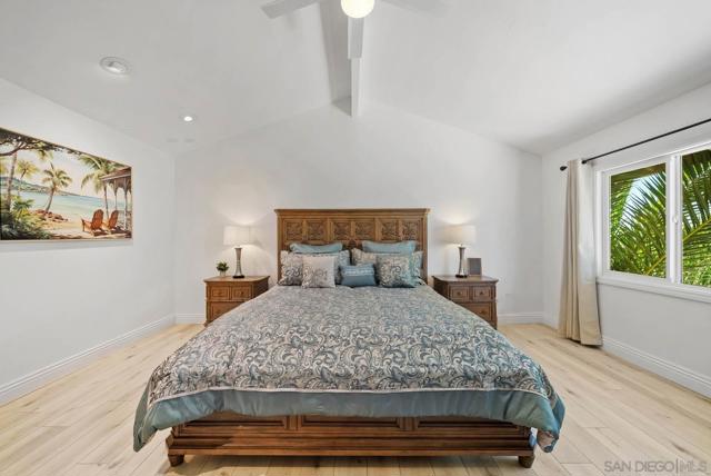 17221 Cloudcroft Dr, Poway CA: https://media.crmls.org/mediaz/150d8444-5e99-44b6-aaa9-306375fce736.jpg