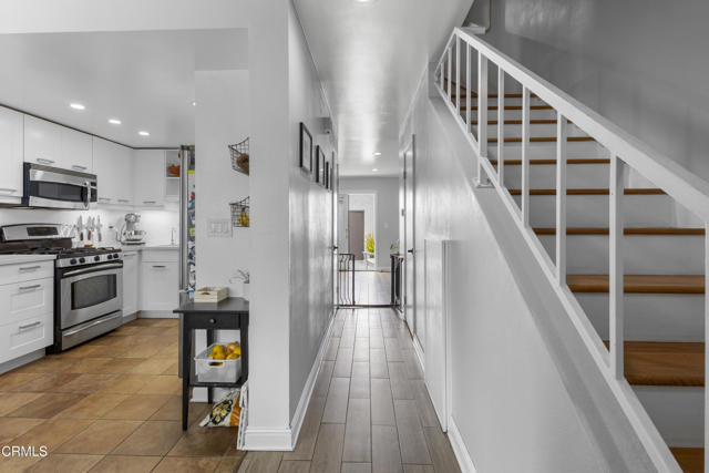 3235 Kelp Lane, Oxnard CA: https://media.crmls.org/mediaz/150e4b3f-df59-426a-acc5-31edc9e46f55.jpg