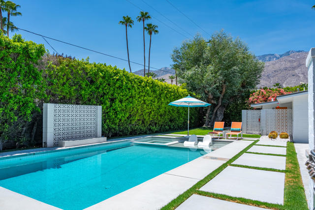 1529 S Riverside Drive, Palm Springs, CA 92264