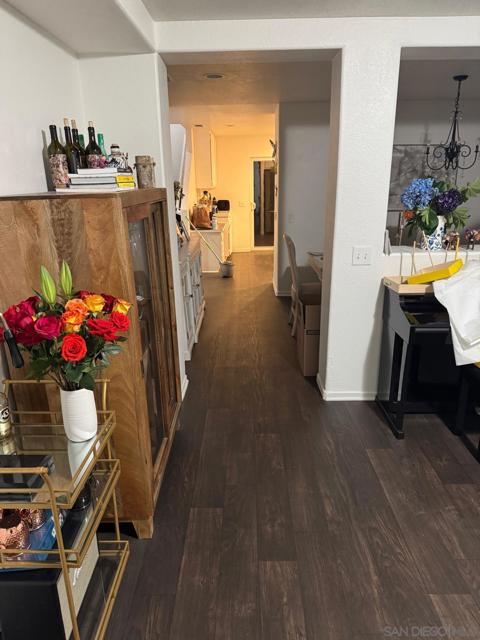 1247 Calistoga Ave, Chula Vista CA: https://media.crmls.org/mediaz/150fd9db-f59f-445b-95c5-b56dcf9f1c7b.jpg