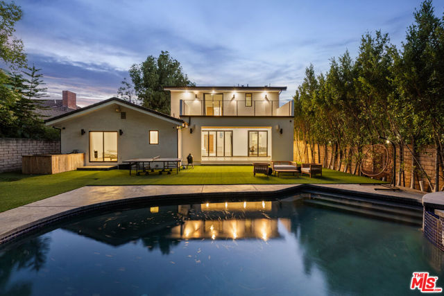 5062 Woodley Avenue, Encino CA: https://media.crmls.org/mediaz/15108df6-6a66-4c35-b2aa-b52fb57c9e84.jpg
