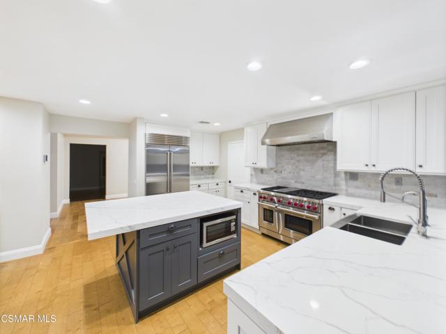 29650 Kimberly Drive, Agoura Hills CA: https://media.crmls.org/mediaz/1510ded0-89c1-4dd5-b7fa-a64f61949853.jpg